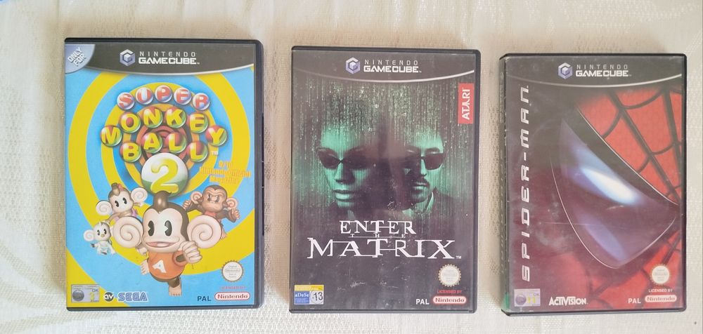 Coleção de Jogos Nintendo GameCube +  Wii — 2 consolas, 43 jogos, 6 comandos