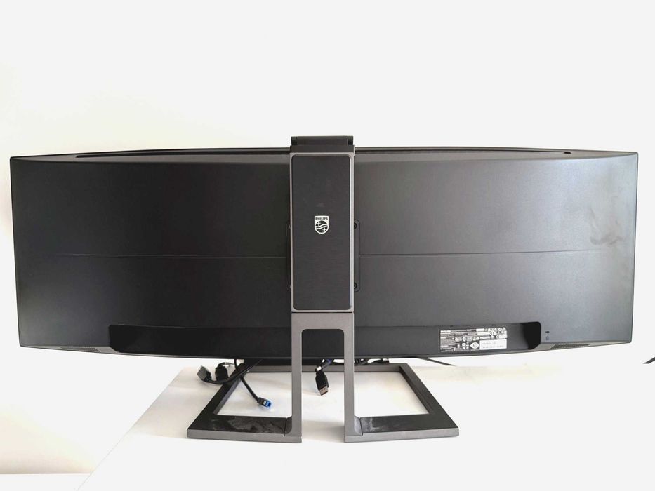 Philips Brilliance 499P9 49" Curved SuperWide 5120x1440 USB-C KVM