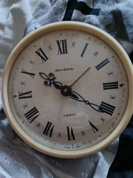 Часы нерабочие на ремонт