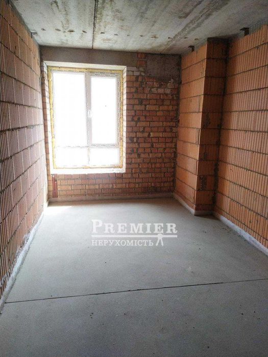 Продам 1но кімнатну квартиру в цегляному будинку з індивідуальним опаленням (АОГВ)