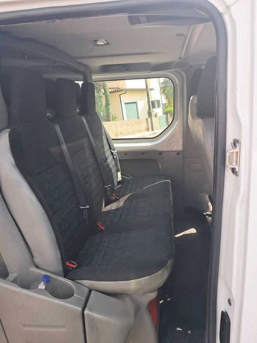 Renault Trafic 2.0 dCi 6 lugares 6 velocidades