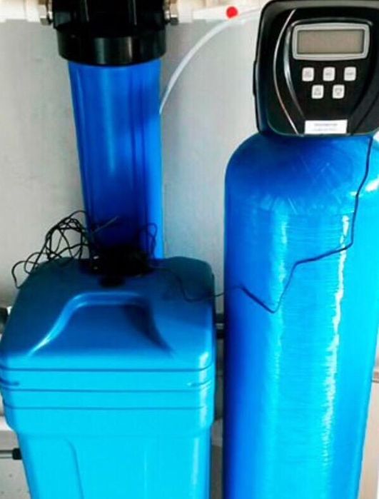 Сантехник, фильтр воды обслуживание