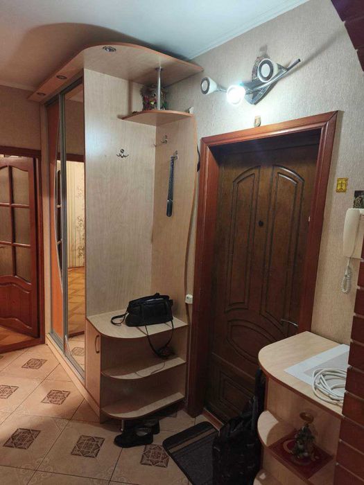 Аренда. Газ. 1-к на Пр.Добровольского    Обл Больница.     10 мин к мо