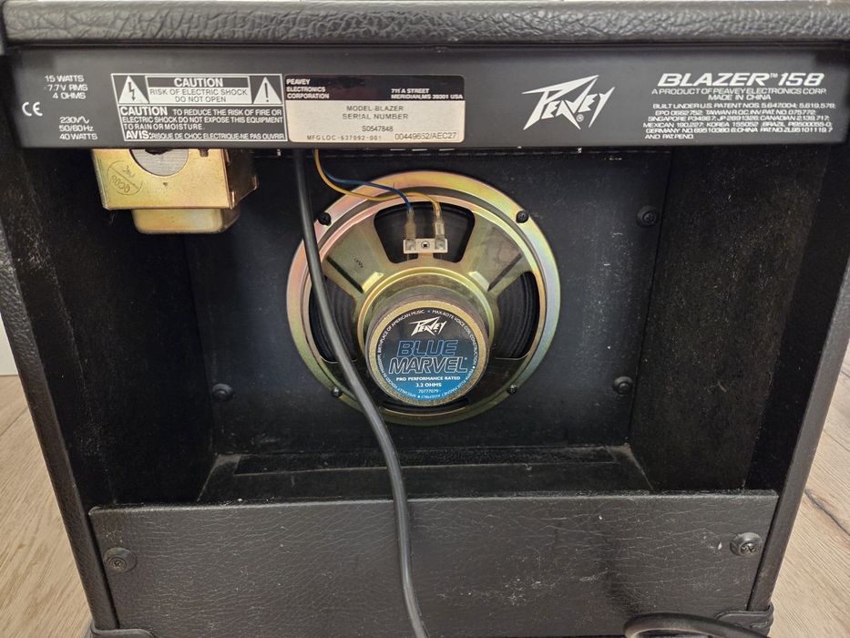 Epiphone Uptown Kat + hard case Epiphone + Peavey Blazer 158