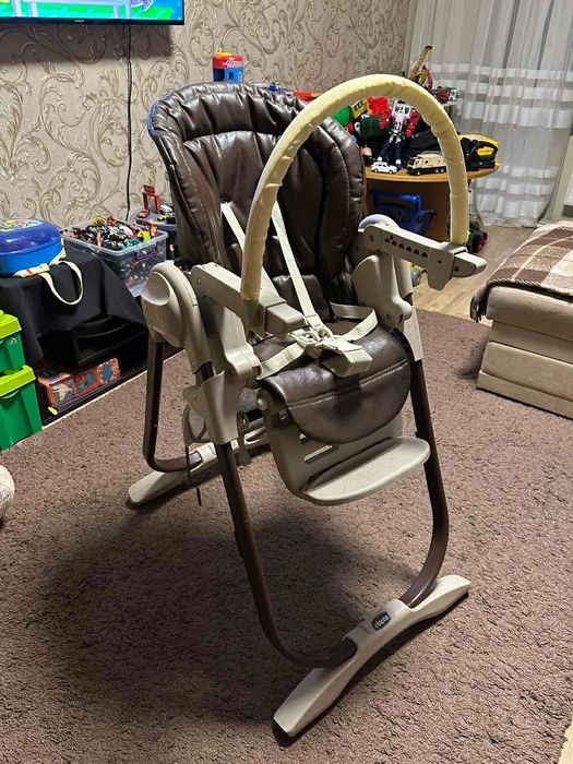 Дитячий стільчик для годування Chicco