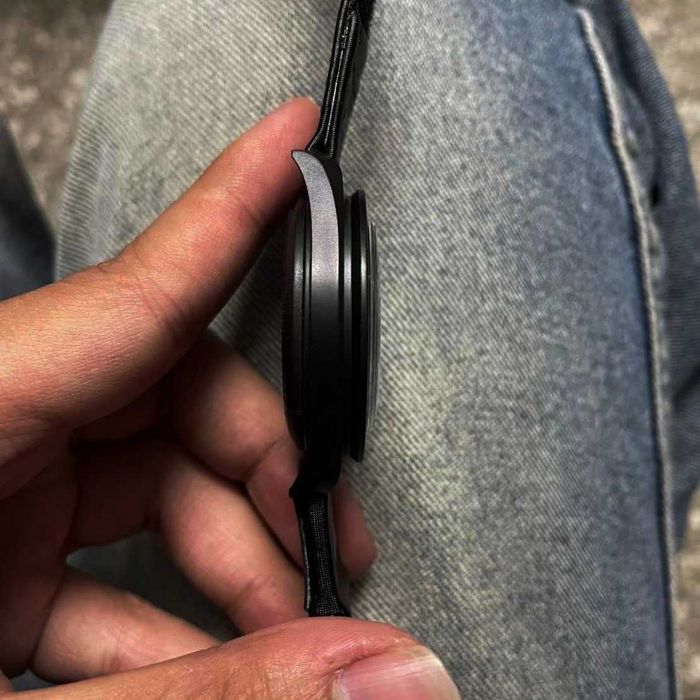 SO33B700 - czarny Snoopy, stan idealny