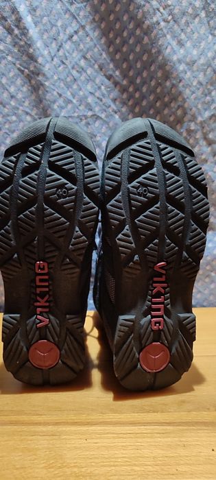 Продам ботинки для трекинга Viking  б/у.