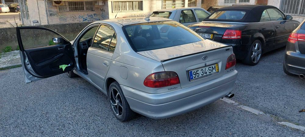 TOYOTA AVENSIS Turbo D-4D de outubro de 2001 — photo 2