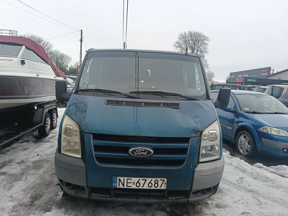 Ford Transit 2,2 diesel. Zarejestrowany na 9 osób