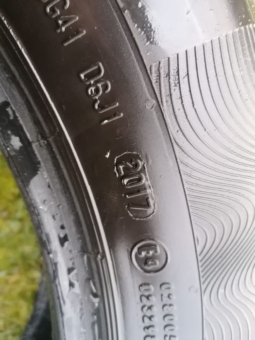 Komplet Opon Continental conti premium contact 5 rozm.225/60/ 17