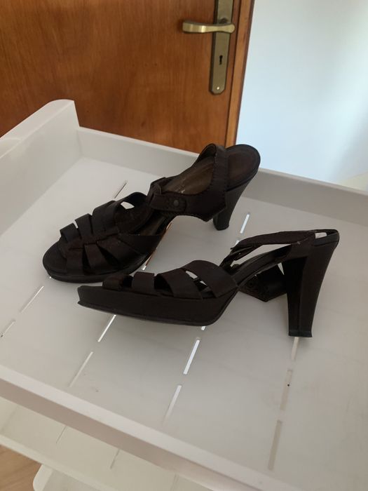 Sapatos de salto alto - em bom estado