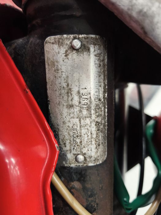 MZ ETS 250 z dokumentami