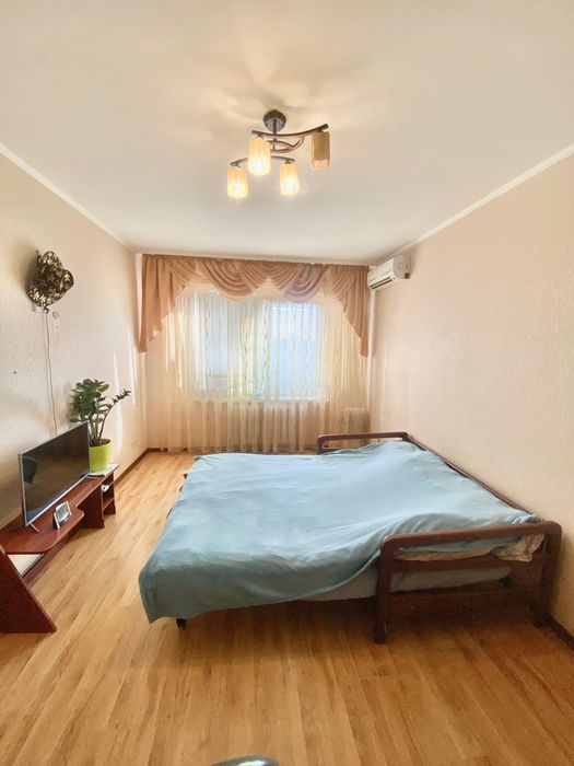 Без комісіі. Продам 1к, Милославська 4