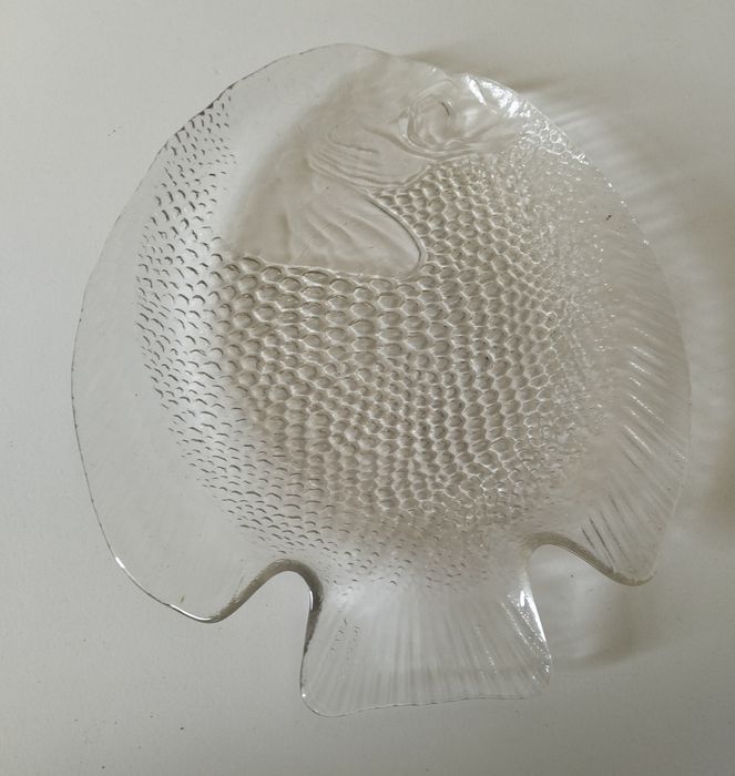 Conjunto 2 pratos (travessas) vidro formato de peixe novos cada 7€