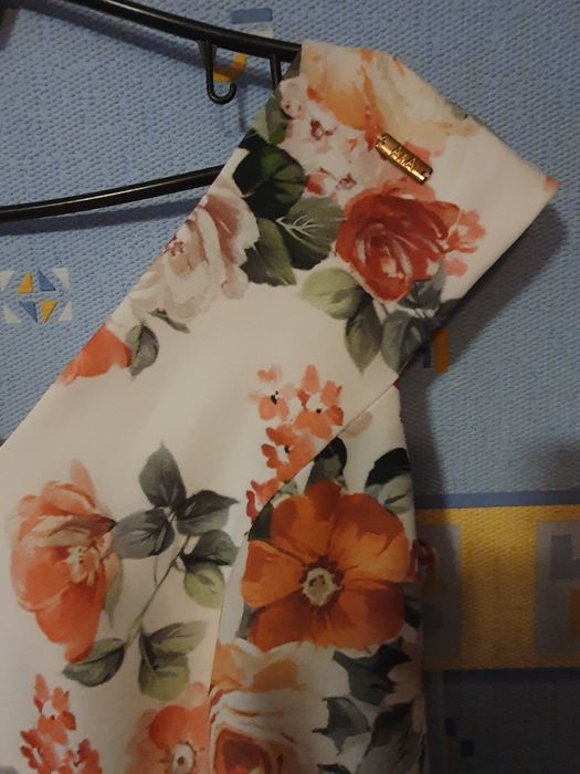 Suknia sukienka asymetryczna kwiaty