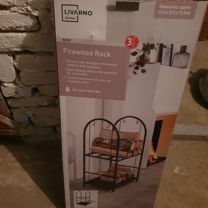 Regał na drewno do kominka