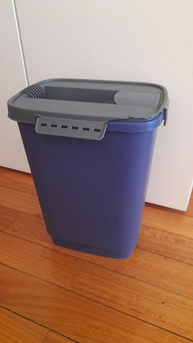 Recipiente para comida de animais