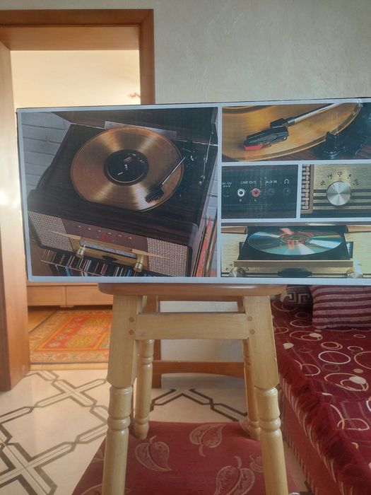 Програвач із вбудованою акустикою Crosley Rhapsody