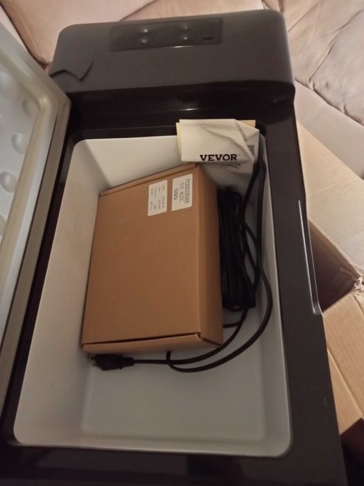 Frigorífico 259€.Portátil com defeito. Oportunidades