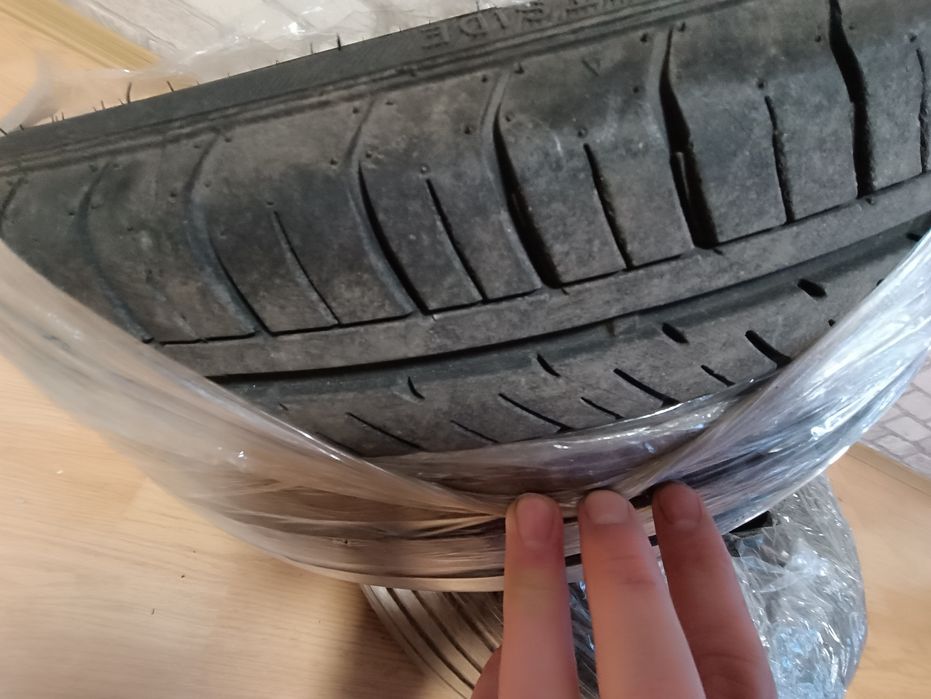 Резина Arivo  посилена 225/45/17XL.  літо