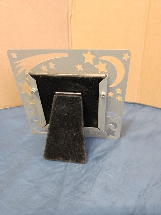 Silver-Colored Metal Frame64752204392577122