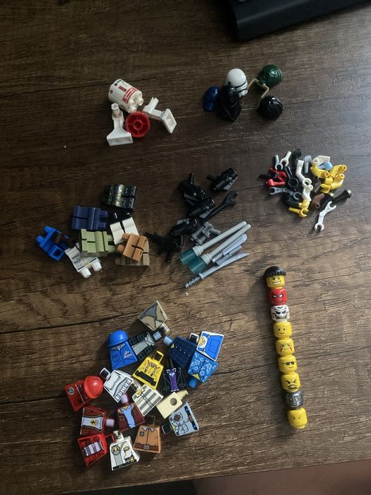 Лот лего фигурок, деталек