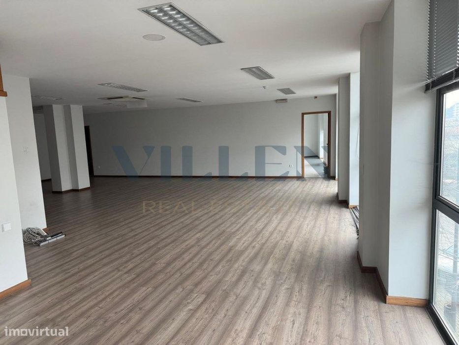 Escritório no Centro de Santo Tirso com 313,4 m² e Potencial para T...