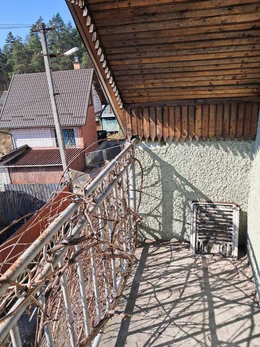 Продаж ділянки та дачного будинка біля комплесу Львівська Швейцарія