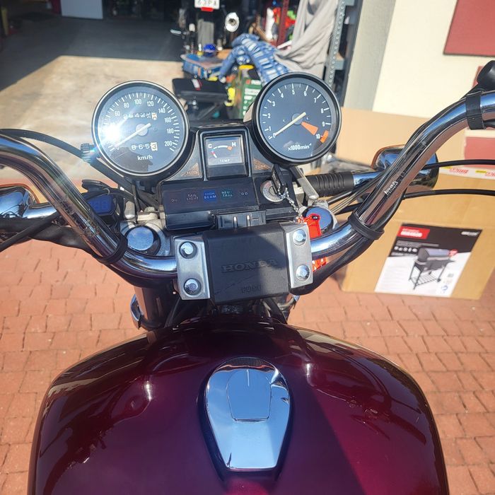 Honda vt500 87r.
