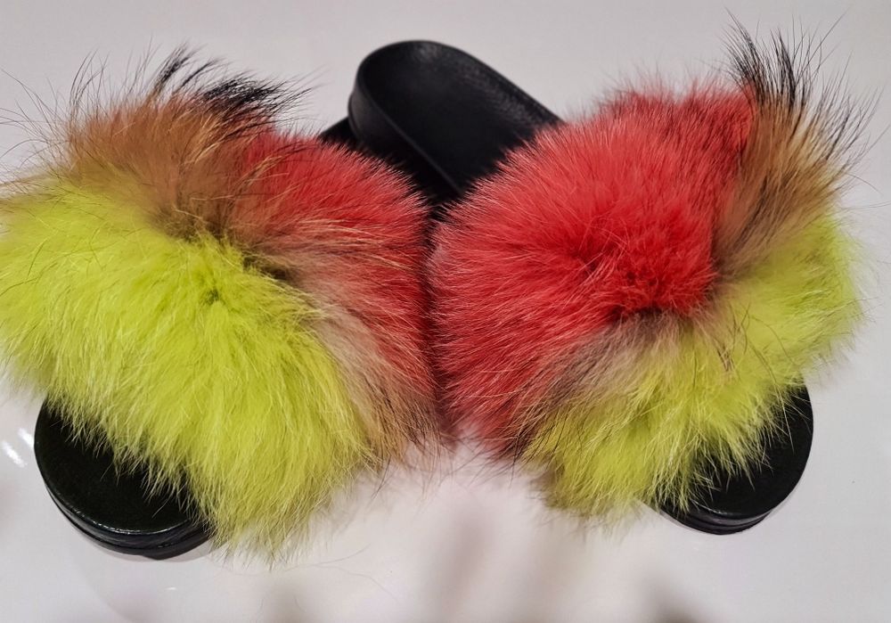 Klapki z futrem r.40