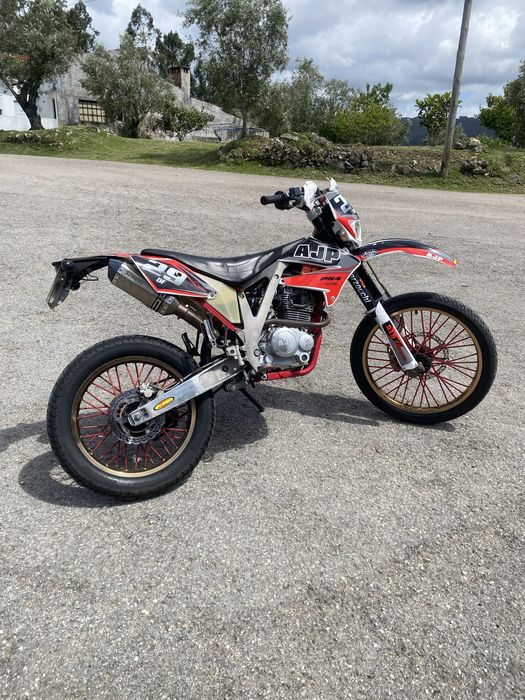 Ajp pr4 125cc  2016