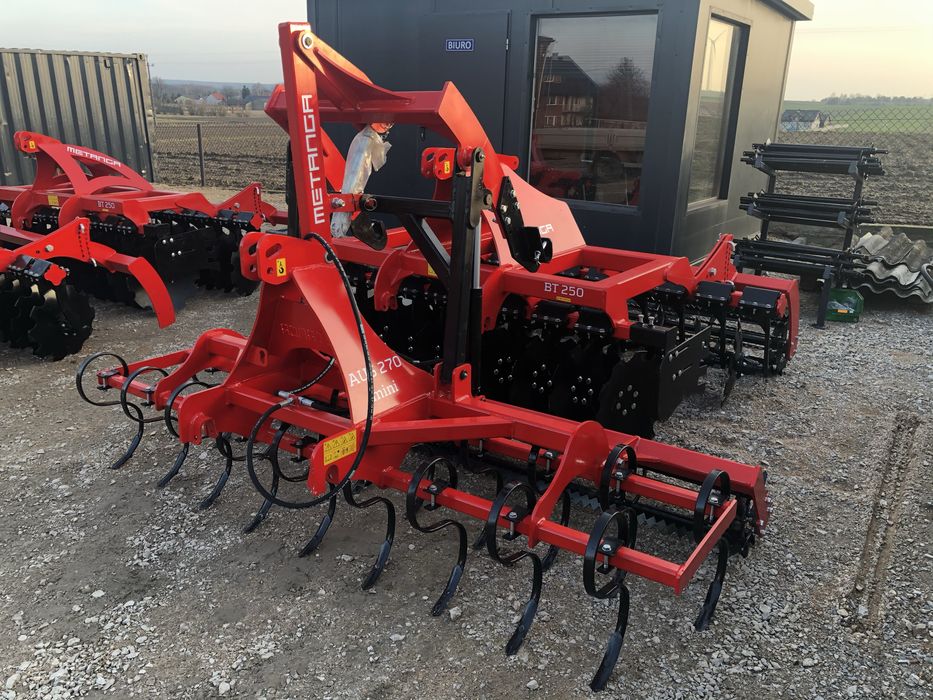 Agrgat uprawowo-siewny metanga uprawowy przedsiewny pazurek strunowy