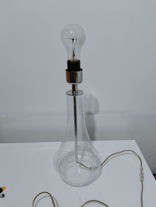 Piękna szklana lampka nocna
