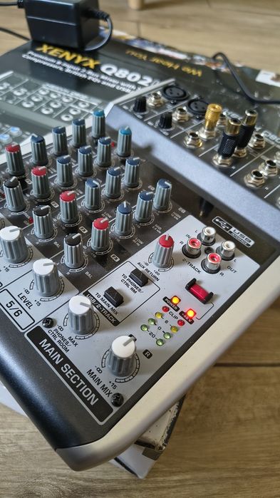 Behringer XENYX Q802USB