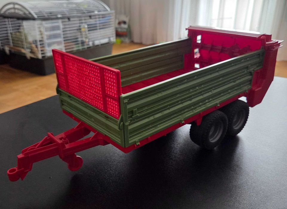 BRUDER Rozrzutnik obornika