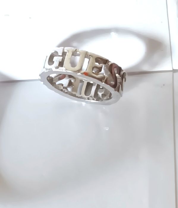 anel da marca guess  One novos