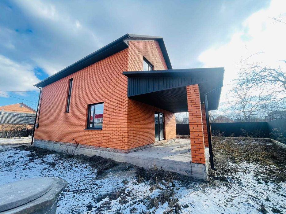 Продаж двоповерхового будинку з чистовими роботами!