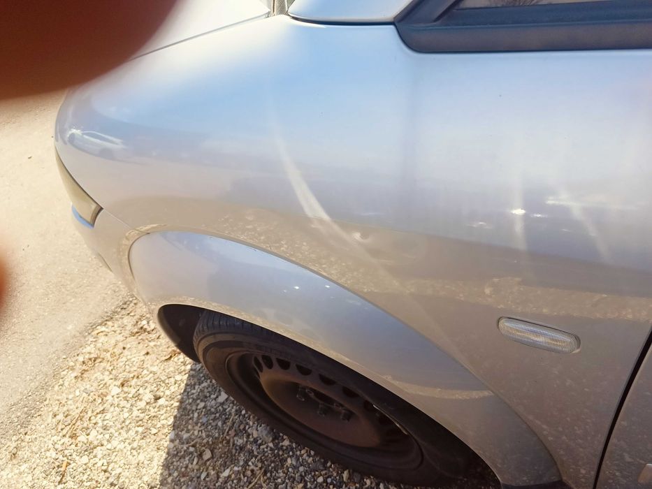 audi a2 2003r. srebrna bądź czarna 1.6 benzyna i druga 1.4 benzyna