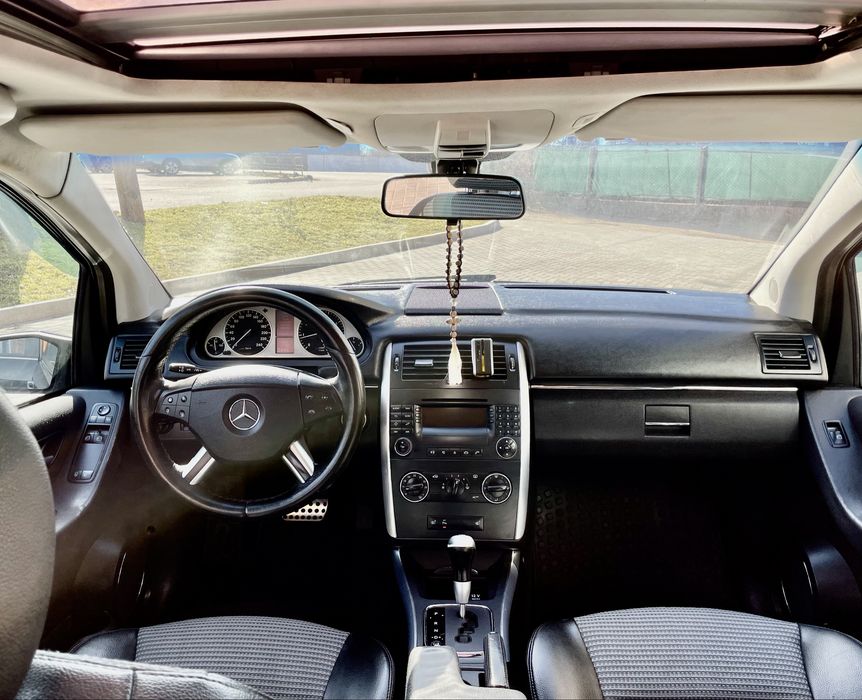 Mercedes benz b220