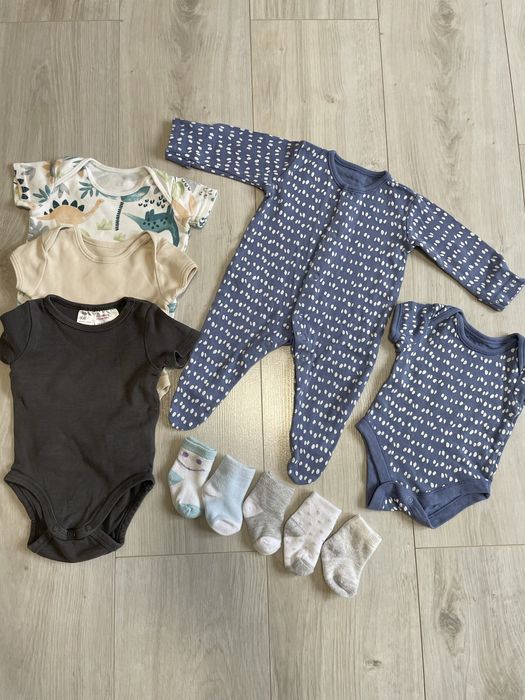 Paka ubrań 56/62 dla chłopca body, pajac, skarpetki