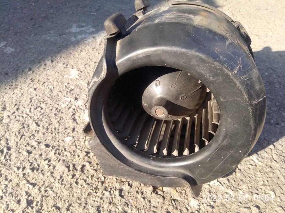 Вакуумник Volkswagen Passat B2.