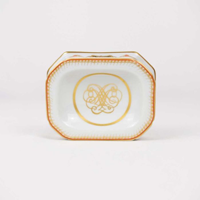 Saleiro em porcelana da Vista Alegre, "Mottahedeh"