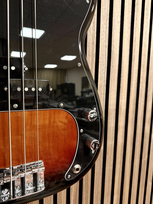 Vendo baixo elétrico Fender Player II P Bass RW 3TS