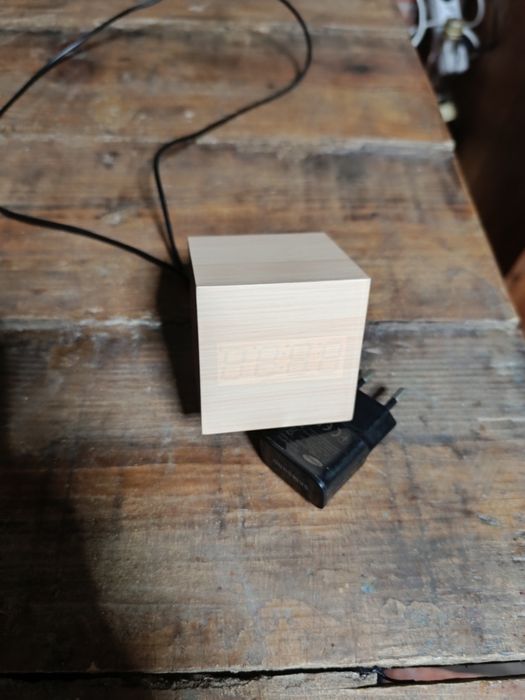 Bedside Table Alarm Clock64309858369409121