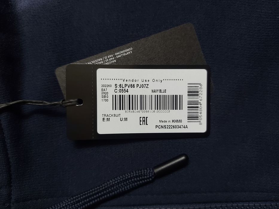 костюм чоловічий Emporio Armani ктеплений, розм M Мужской утеплённый оригінал армані еа7 фірмовий новий брендовий  теплий на осінь зиму