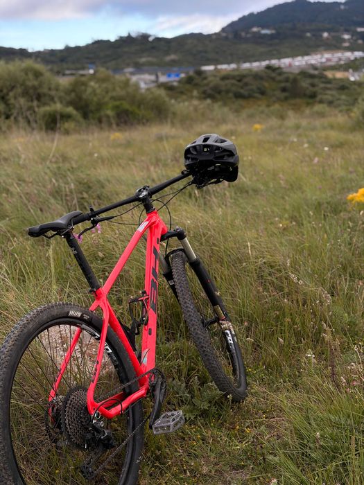 BH Expert 5.0 Roda 29", Tamanho L, Como Nova + Capacete Specialized MIPS