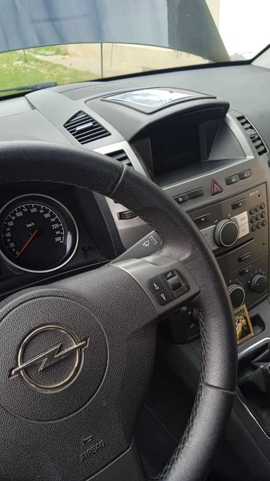 Автомобіль опель