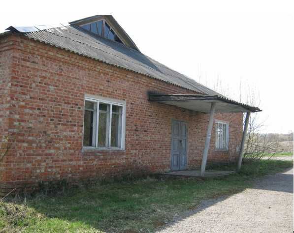 Одноповерхова будівля S= 422.4 м2. Стара Іванівка, вул. Решітька, 4А