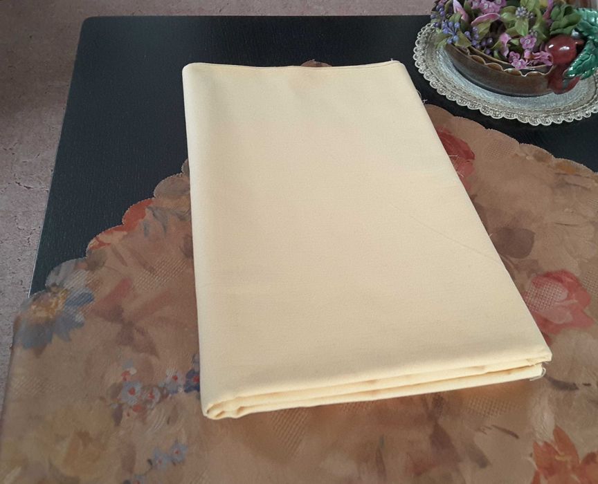 Materiał jasno pomarańczowy 150 cm / 175 cm nowy