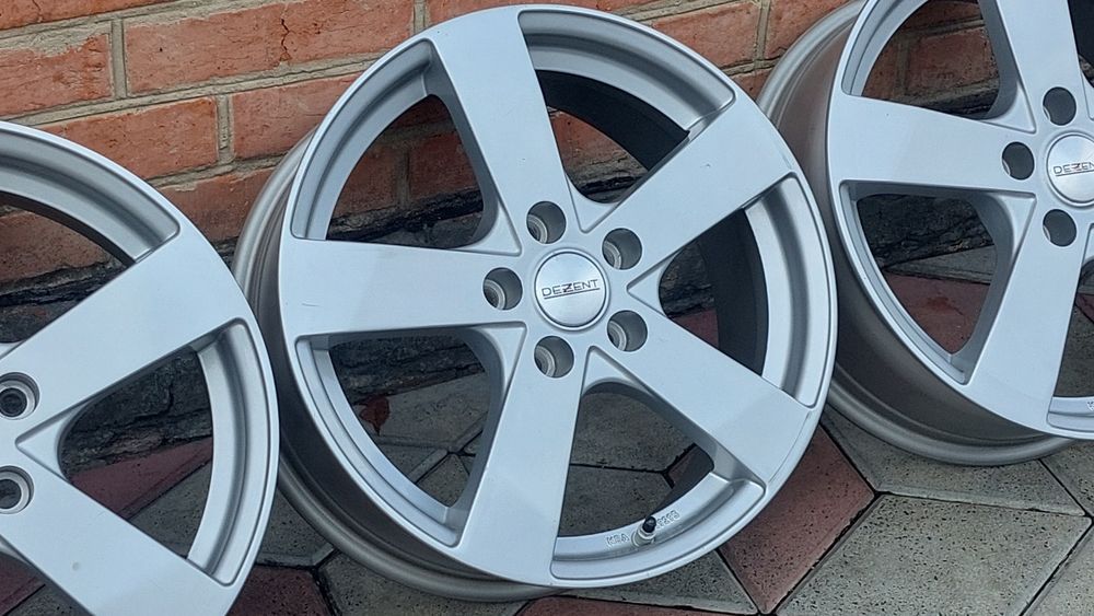 Диски Dezent R17 5x114,3 ET40 J7,0 ЦО: 71,6 мм Renault Toyota Lexus Honda Mazda Hyundai KIA Mitsubishi Nissan Jeep